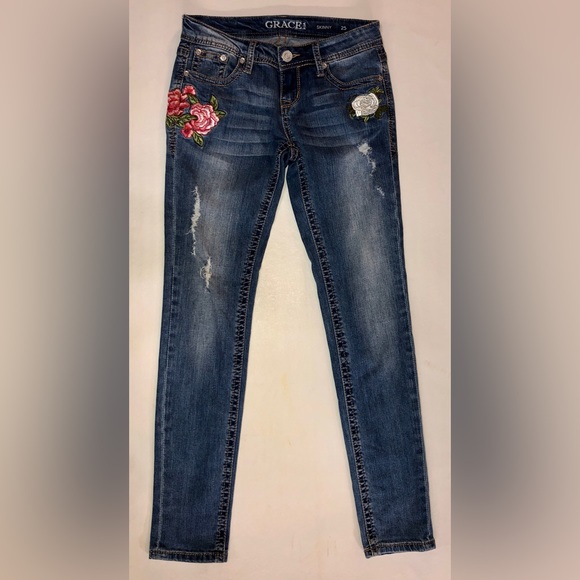 Grace in LA Distressed Floral Embroidered Skinny Jeans (25) - Picture 3 of 16